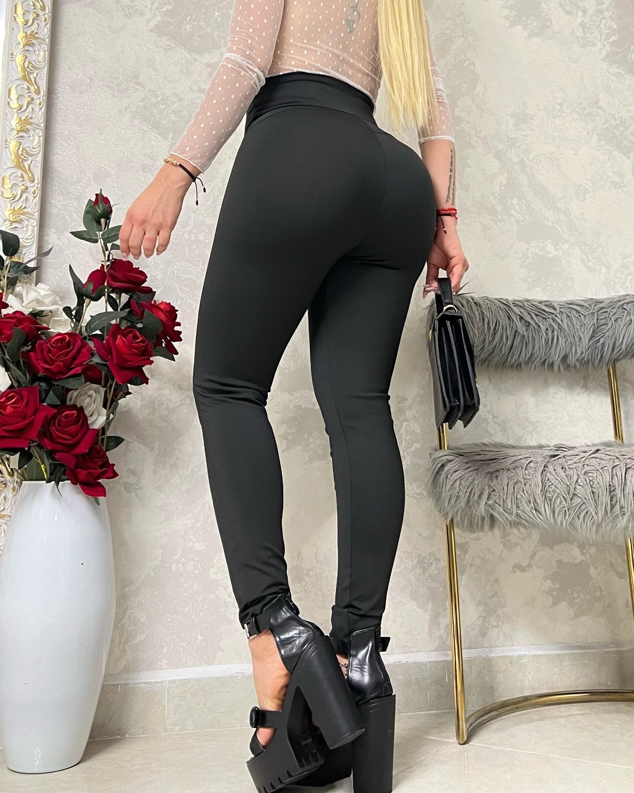 Leggins moldeador con faja negro mate skinny y botón forrado