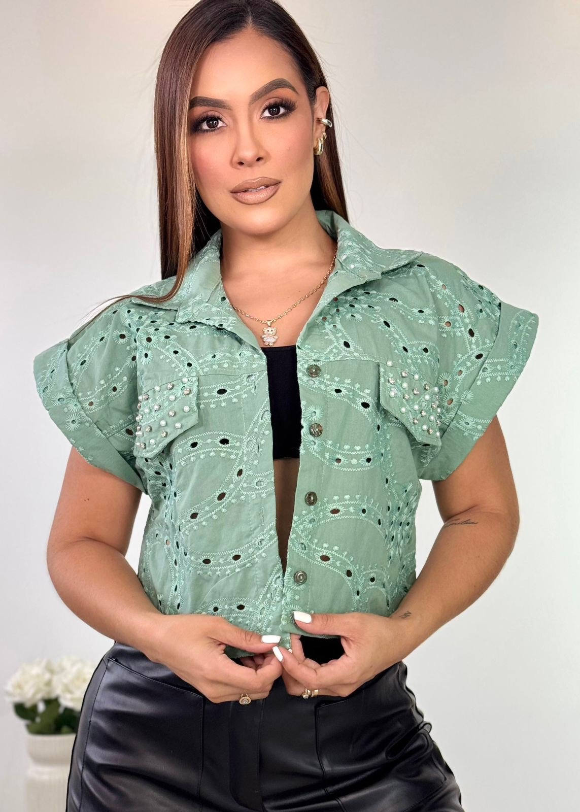 Blusa para dama con ojalillo