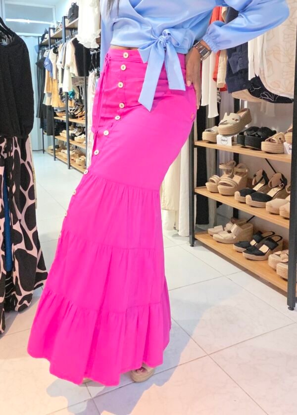 Falda larga con botones y borla