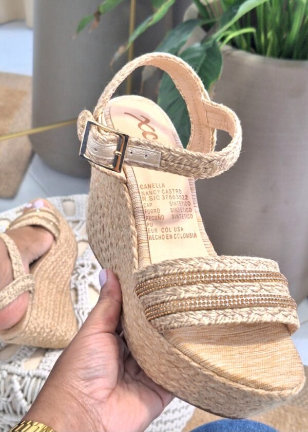 Sandalia de yute plataforma