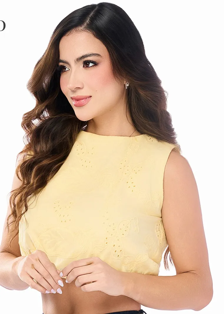 Blusa con bordados 29110