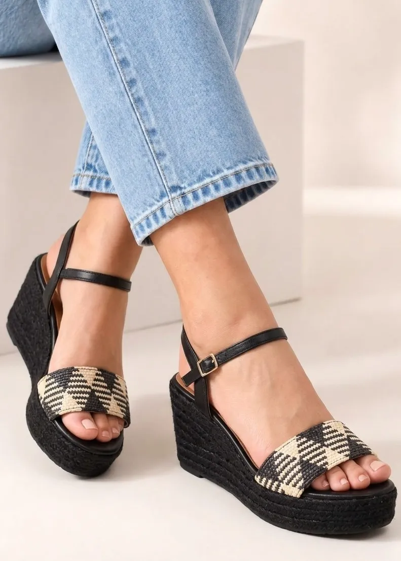 Sandalia plataforma en yute negro